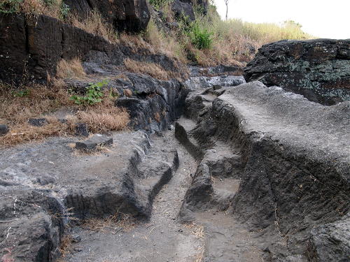 エローラへの招待　カイラーサナータ寺院
