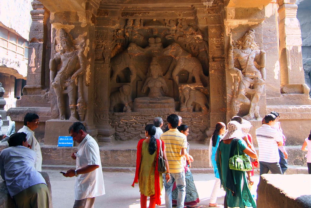 エローラへの招待　カイラーサナータ寺院
