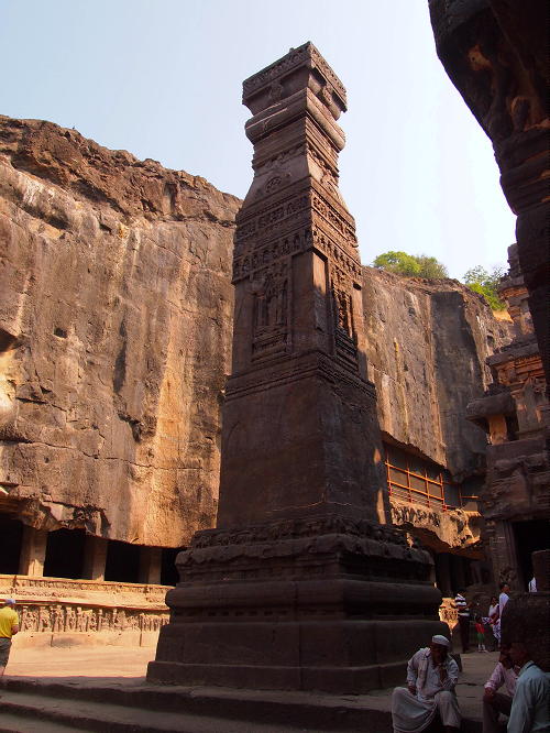 エローラへの招待　カイラーサナータ寺院