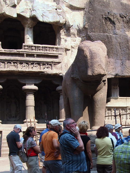 エローラへの招待　カイラーサナータ寺院