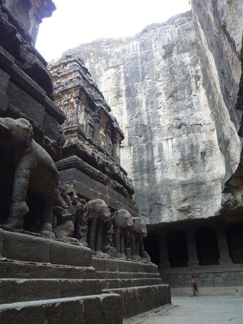 エローラへの招待　カイラーサナータ寺院