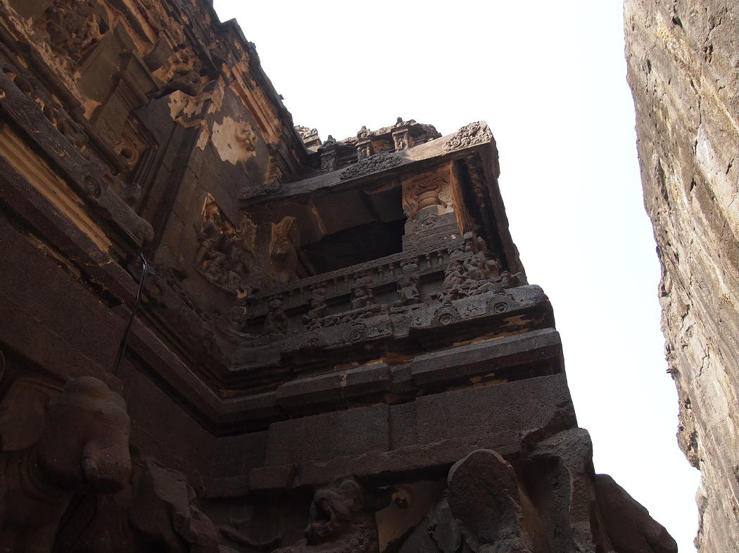 エローラへの招待　カイラーサナータ寺院