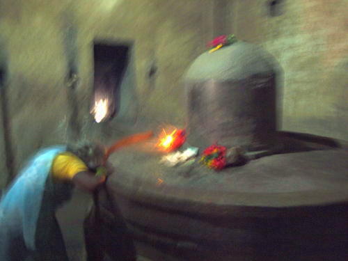 エローラへの招待　カイラーサナータ寺院