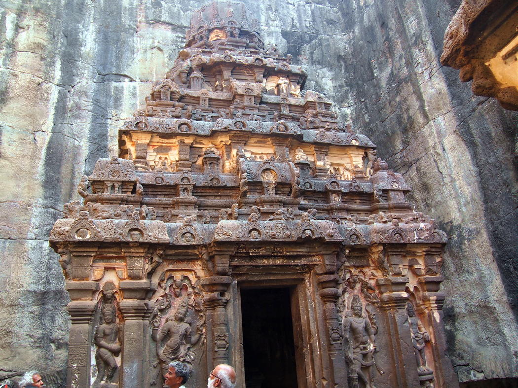 エローラへの招待　カイラーサナータ寺院