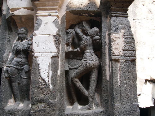 エローラへの招待　カイラーサナータ寺院　ミトウナ像