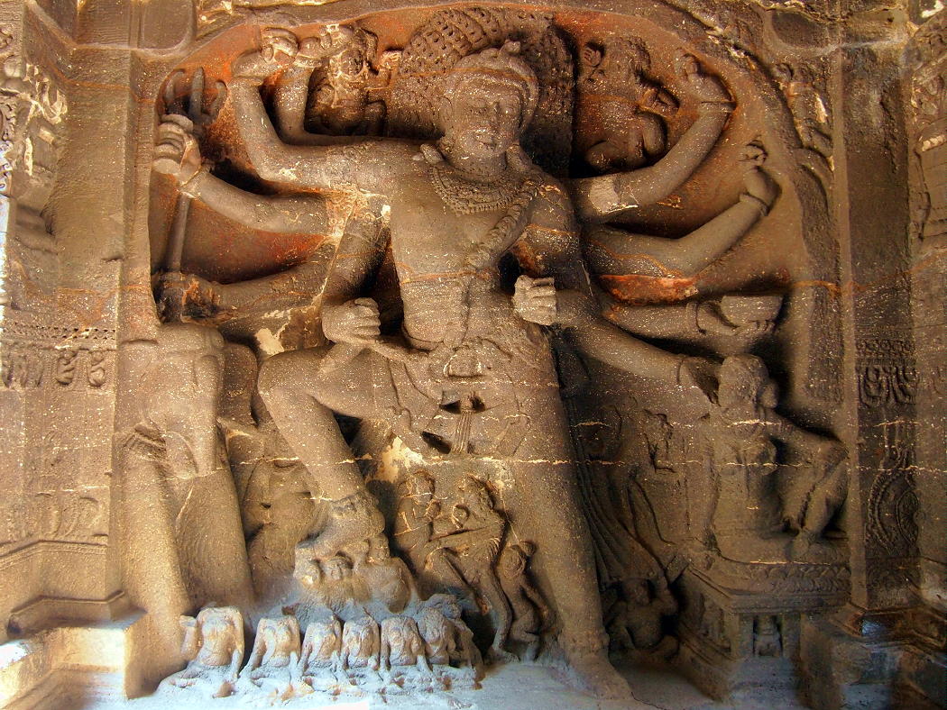 エローラへの招待　カイラーサナータ寺院
