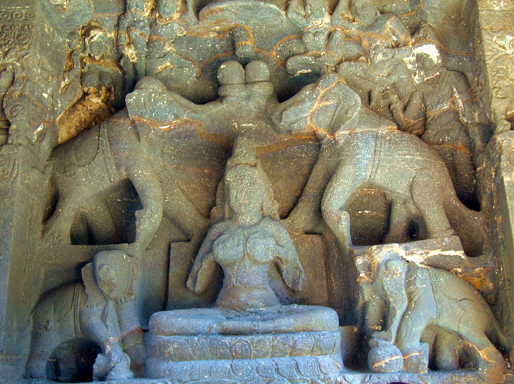 エローラへの招待　カイラーサナータ寺院