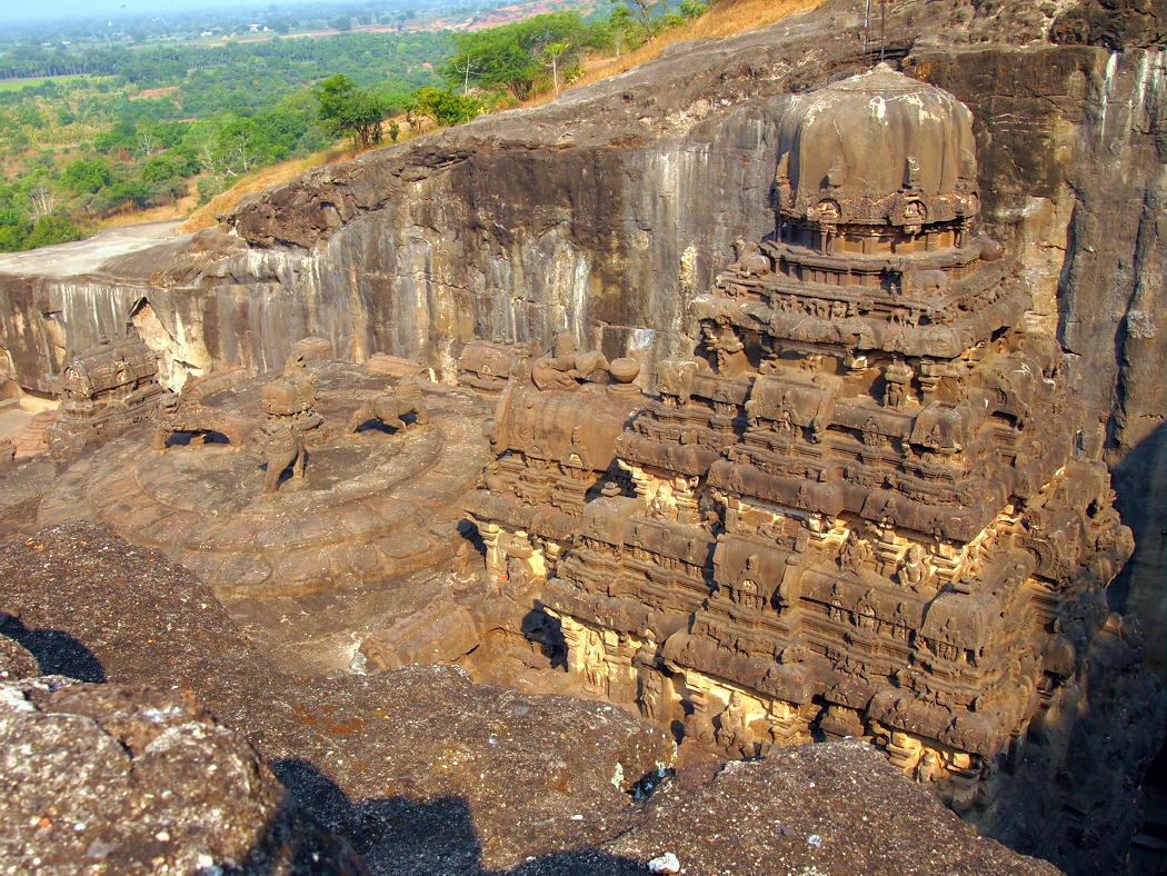 エローラへの招待　カイラーサナータ寺院