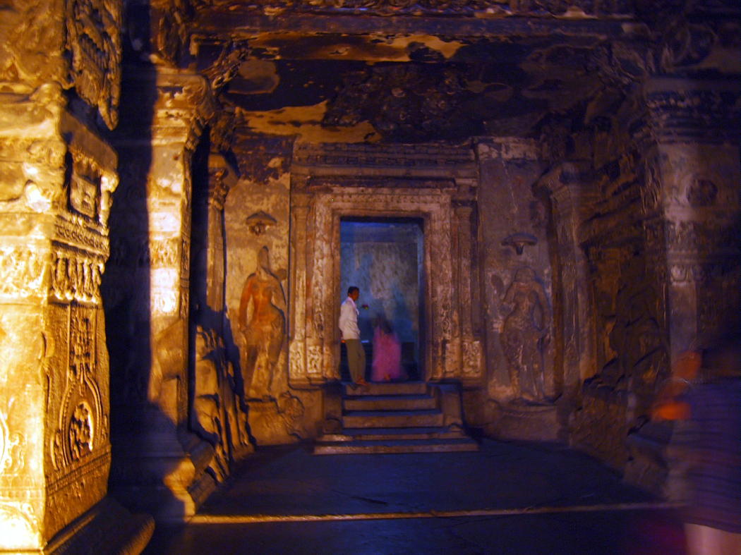 エローラへの招待　カイラーサナータ寺院